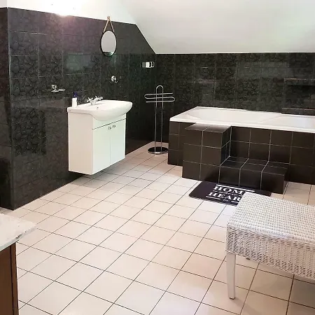 Retro Mozliwosc Wynajecia Calego Budynku